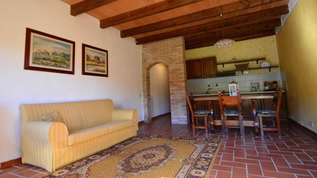 Гостевой дом Fattoria Di Fugnano Сан-Джиминьяно Экстерьер фото